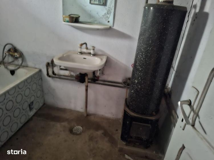 Casă cu 4 camere în Țuglui