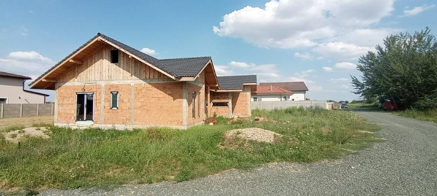 Duplex cu 3 camere cu Canalizare în Moșnița Nouă
