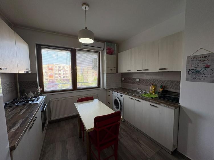 Apartament cu 2 camere decomandat, mobilat în Metalurgiei