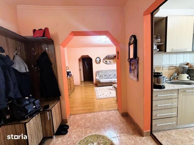 Apartament cu 3 camere în Crișan