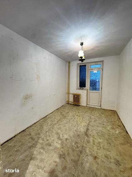 Apartament cu 3 camere decomandat în Decebal