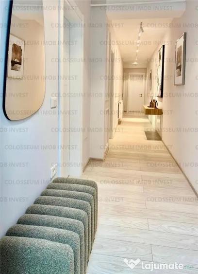 Apartament cu 3 camere decomandat în Tractorul