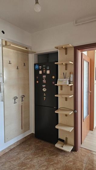 Apartament cu 3 camere decomandat, mobilat în Basarab
