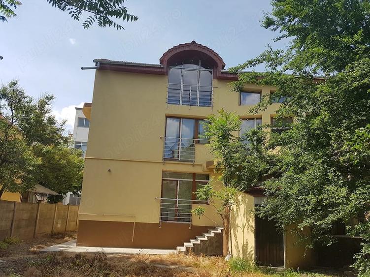 Casă cu 6 camere cu Teren 153 Mp în Exterior Vest