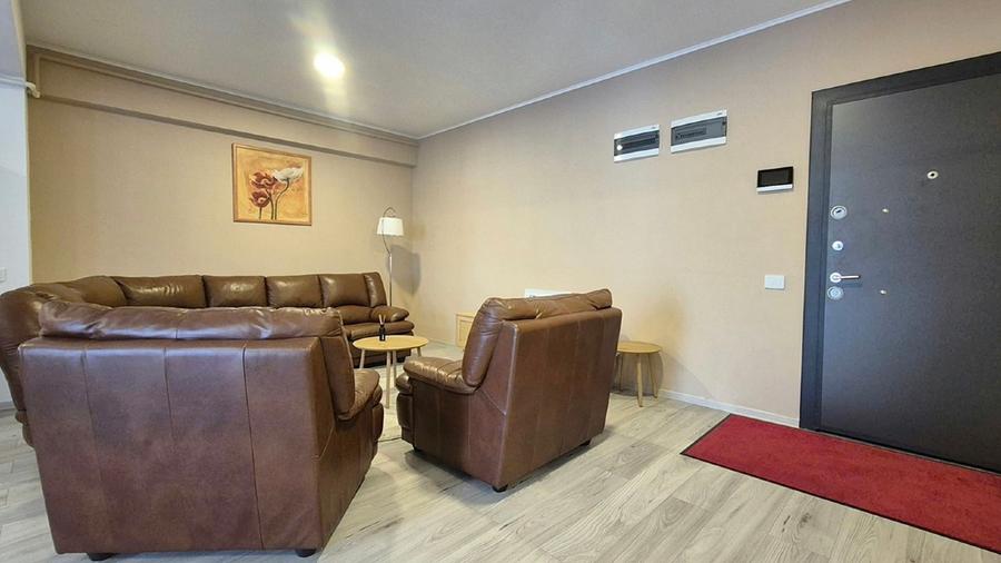 Apartament cu 2 camere decomandat în Triaj