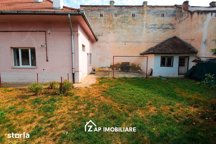 Casă cu 5 camere cu Teren 300 Mp în Central
