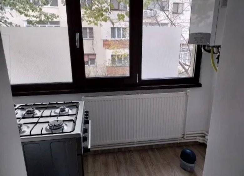 Inchiriez apartament 2 camerele ,Mazepa 2 etaj 1 - 1