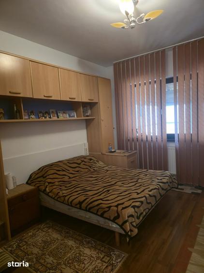 Casă cu 5 camere cu Teren 990 Mp în Ghercești
