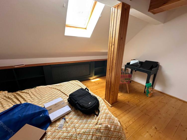 Apartament cu 3 camere semidecomandat în Traian