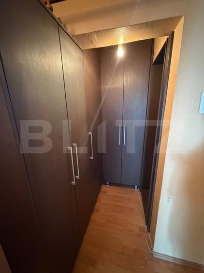 Apartament cu 4 camere decomandat, mobilat în Micro 20
