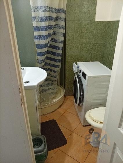 Garsonieră decomandată în Rogerius