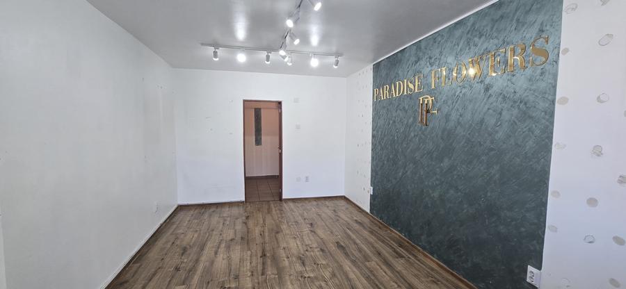 Spațiu comercial, de 20 mp, în Nicolina