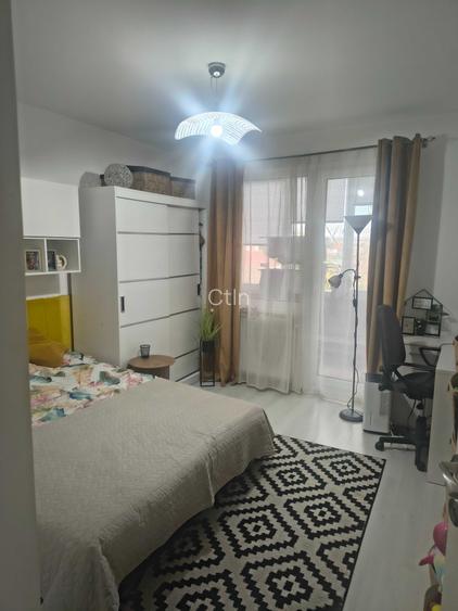 Vand apartament cu 2 camere decomandat!