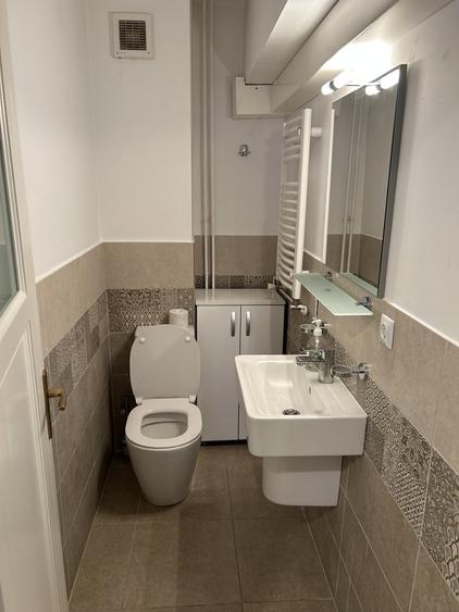 Garsonieră decomandată în Universitate