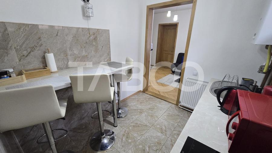 Apartament cu 3 camere decomandat, mobilat în Calea Poplăcii