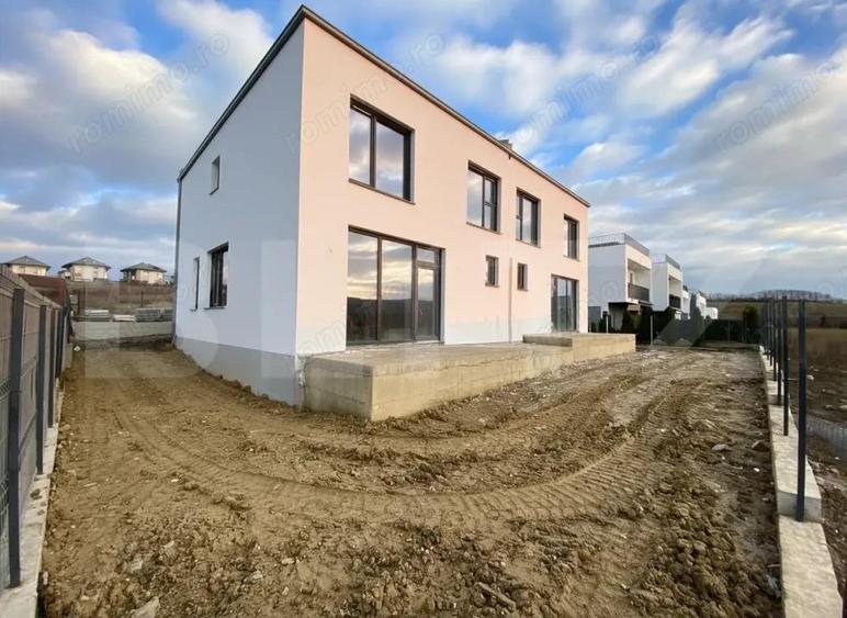 Casă cu Teren 240 Mp în Borhanci