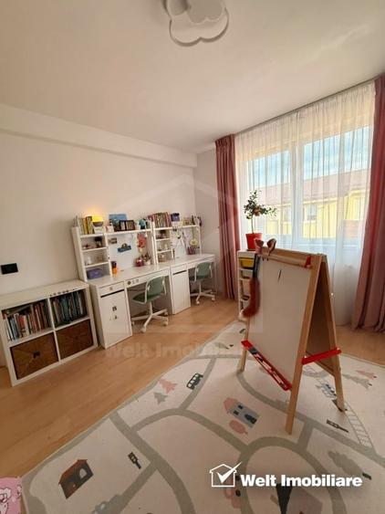 Apartament cu 3 camere decomandat, mobilat în Florești