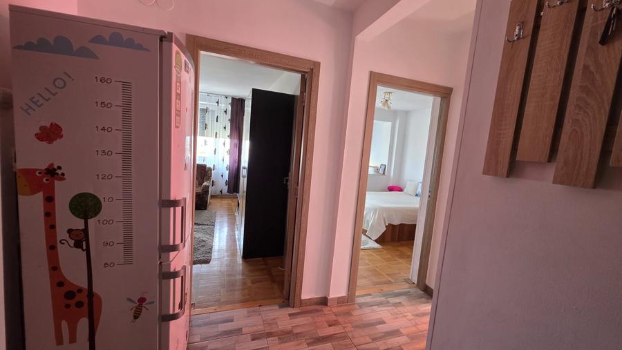 Apartament cu 2 camere decomandat, mobilat în Dâmbovița