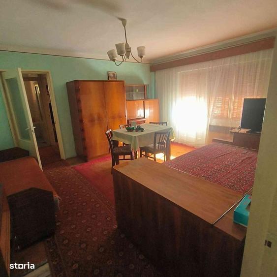 Apartament cu 3 camere decomandat în Micro 16