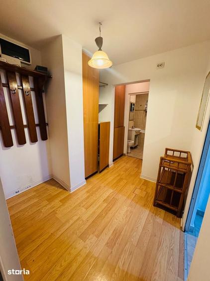 Apartament cu 3 camere în Mazepa 1