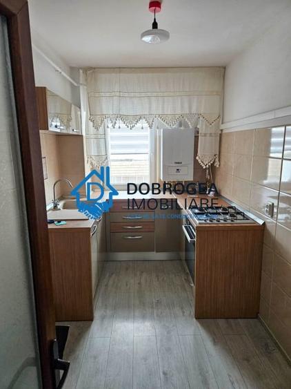 Apartament cu 2 camere decomandat în C5