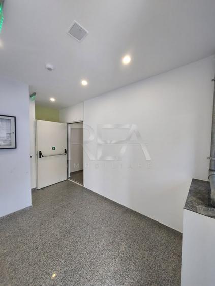 Apartament cu 4 camere semidecomandat în Sisești