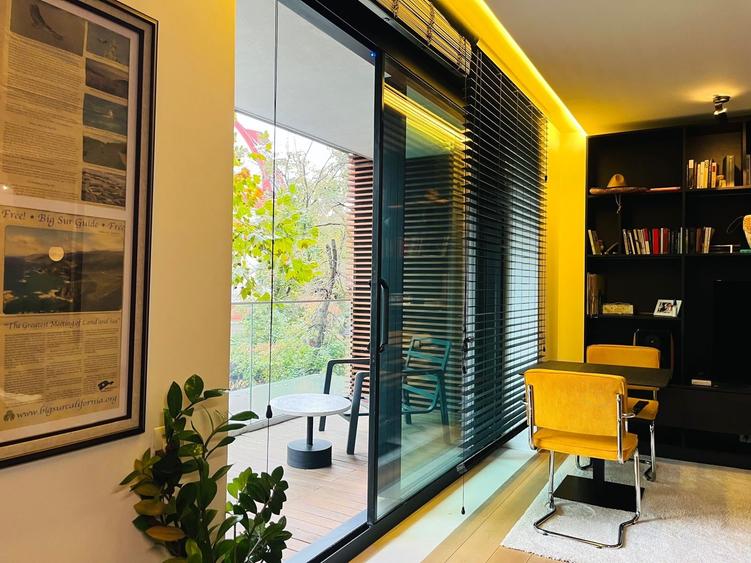 Apartament cu 4 camere în Aviatorilor