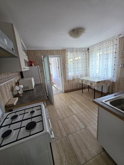 Casă renovată cu 6 camere, teren 557 mp – Berceni, Prahova - 39