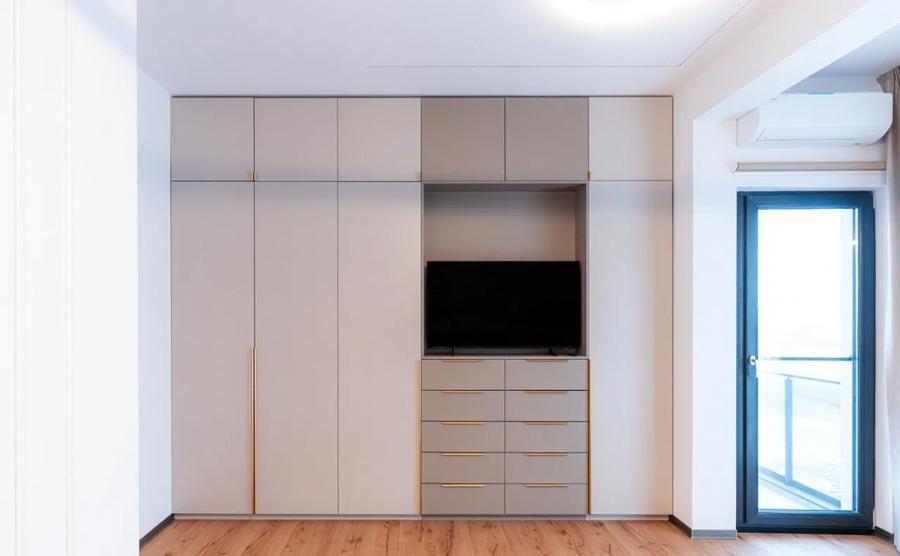Apartament cu 4 camere decomandat, mobilat în Otopeni