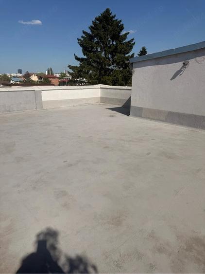 Casă cu 4 camere cu Teren 303 Mp în Giulești