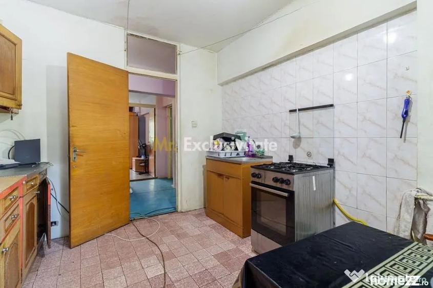 Apartament cu 3 camere decomandat în Sebastian