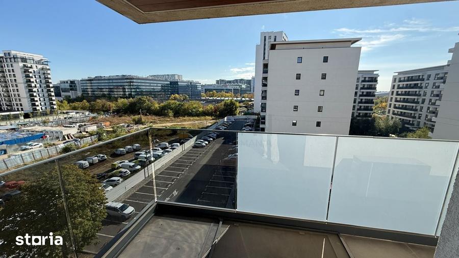 Apartament cu 4 camere decomandat în Pipera