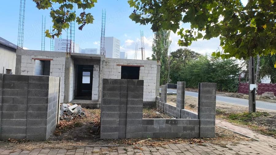 Casă cu Teren 558 Mp în Central