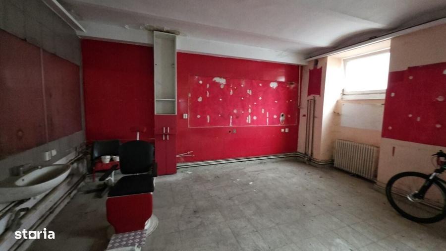 Spațiu comercial, de 60 mp, în Crișan