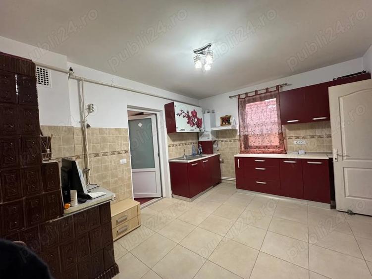Casă cu 4 camere în Central