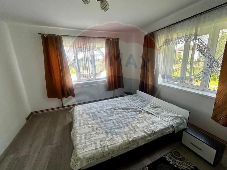Casă individuală cu 3 camere cu Teren 1500 Mp în Aciua