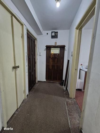 Apartament cu 2 camere semidecomandat în 1 Mai