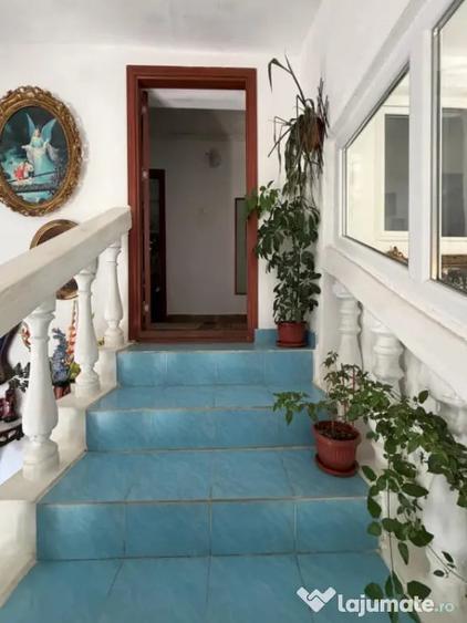 Casă cu 5 camere cu Teren 130 Mp în Lascăr Catargiu