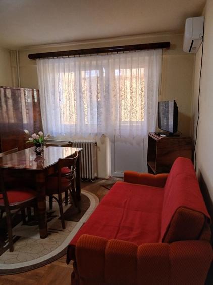 Apartament de inchiriat zona bou rosu Calea romanilor etaj 3/4 - 4