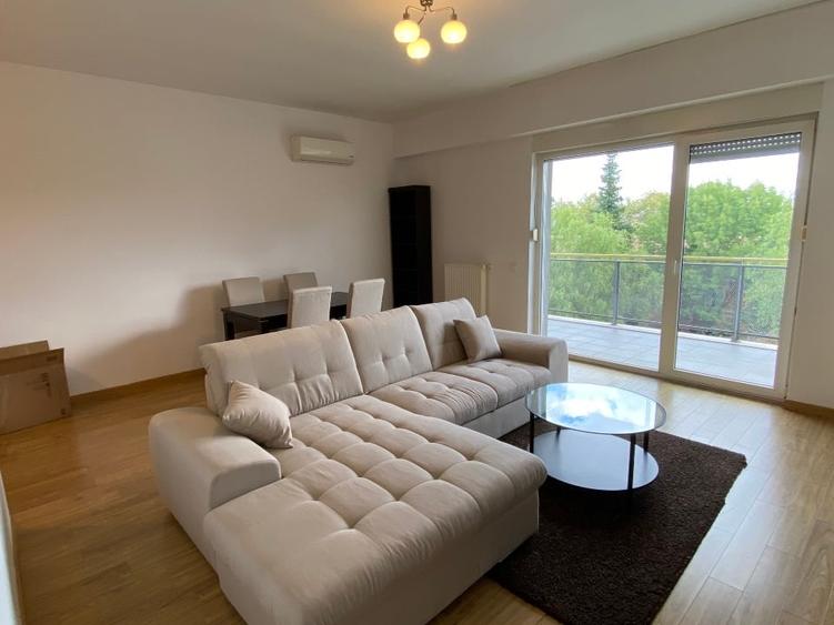 Apartament cu 2 camere semidecomandat, mobilat în Parcul Carol