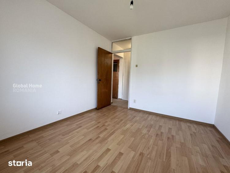 Apartament cu 3 camere decomandat în Vitan