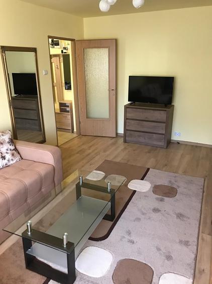 Apartament cu 2 camere decomandat, mobilat în Zorilor