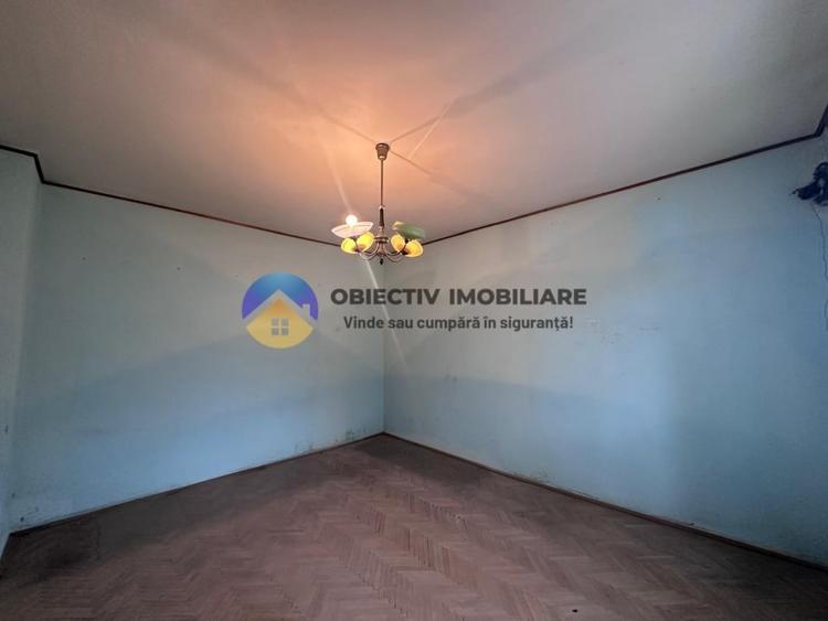 Casă cu 3 camere cu Canalizare în Central
