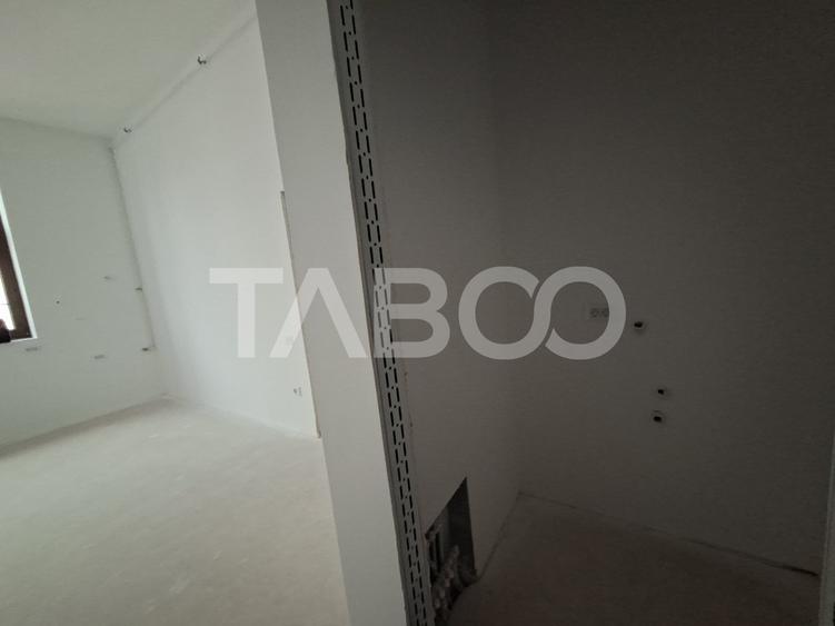 Apartament de vanzare 3 camere 3 bai zona centrala - predare la ALB - 6