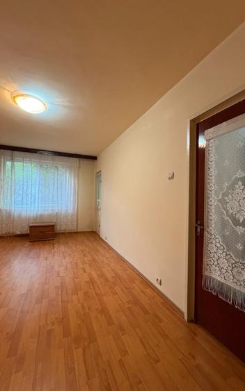 Apartament cu 2 camere decomandat în Crângași