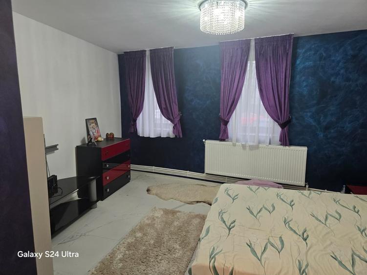 Casă cu 4 camere în Nicolae Bălcescu