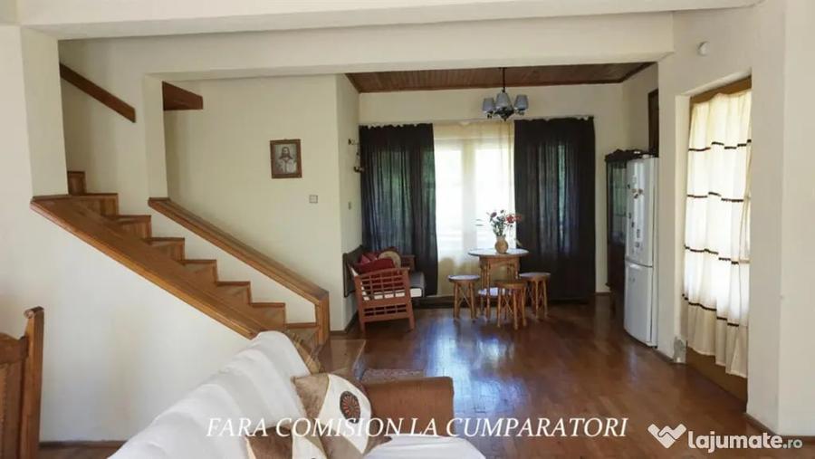 Casă cu 7 camere cu Teren 2328 Mp în Dăești