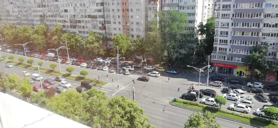 Apartament cu 2 camere decomandat, mobilat în Veteranilor