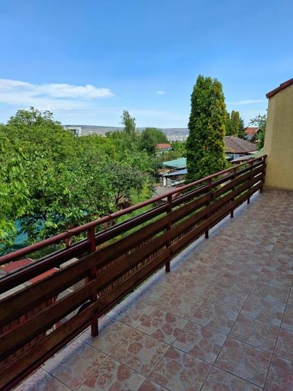 Duplex cu 5 camere cu Teren 220 Mp în Bună Ziua