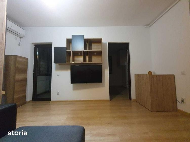 Apartament cu 3 camere semidecomandat în Central